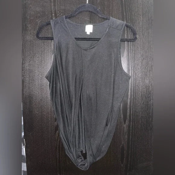 Bench Tank - Picture 2 of 7